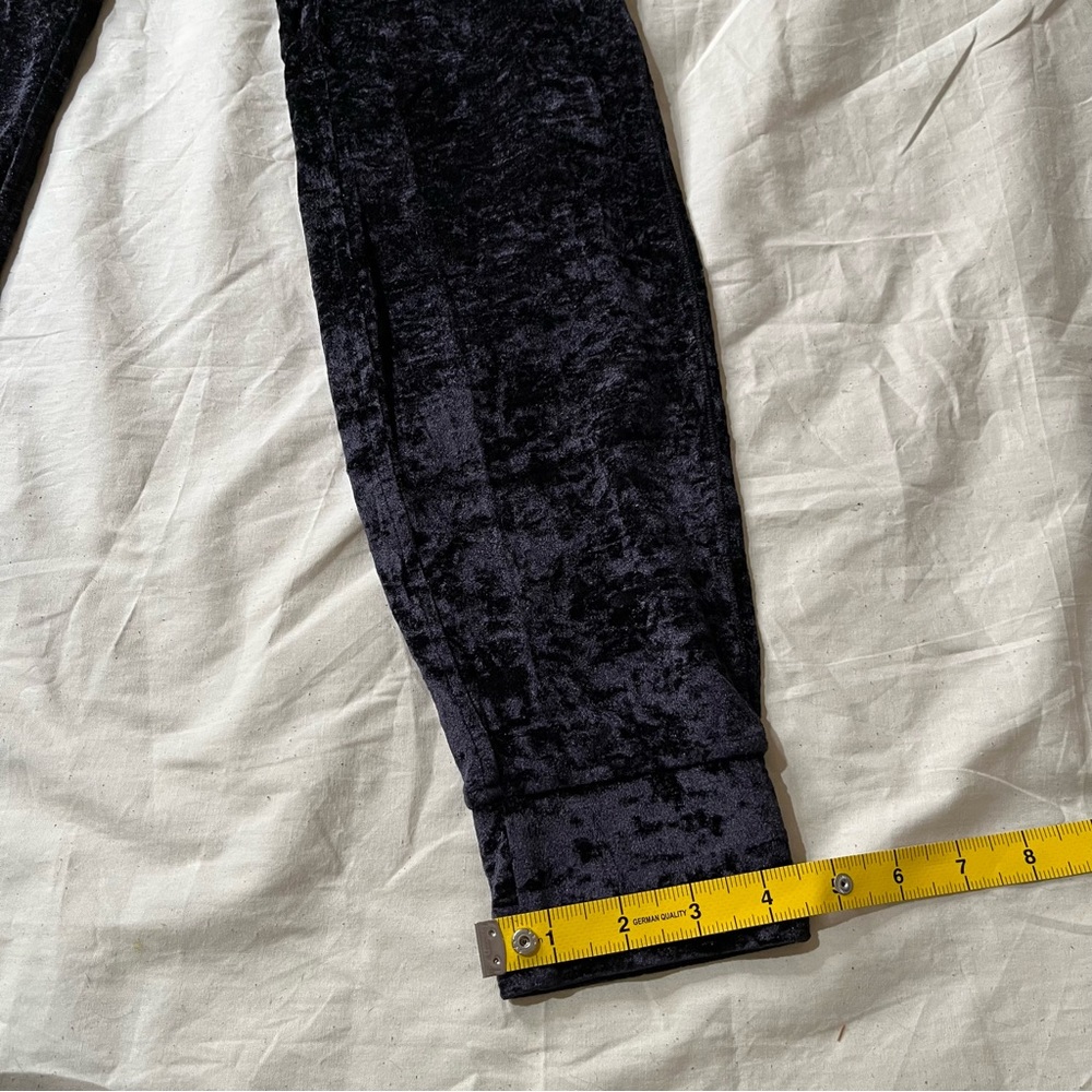 Lululemon Black Velour Jogger Size 4 - image 8